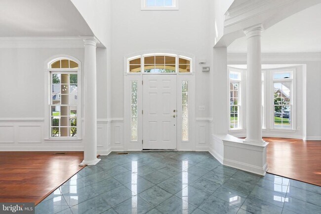 Foto del edificio - 5285 Meadow Estates Dr