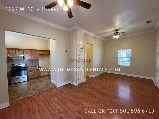 Foto del edificio - 1227 W 10th St