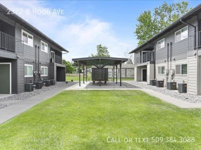 Foto del edificio - 2372 Hood Ave