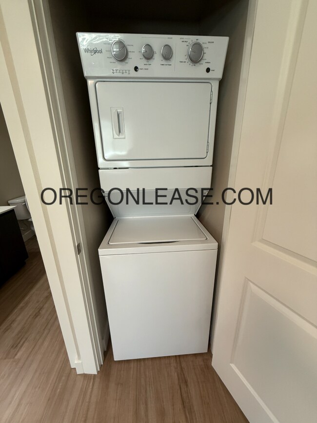 Foto del edificio - Newer 2-Bedroom Apartment