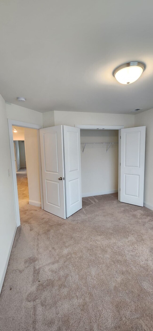 Bedroom 1 closet - 10436 Glenmere Creek Cir