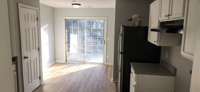 Foto del edificio - 313 N Water's Edge Dr