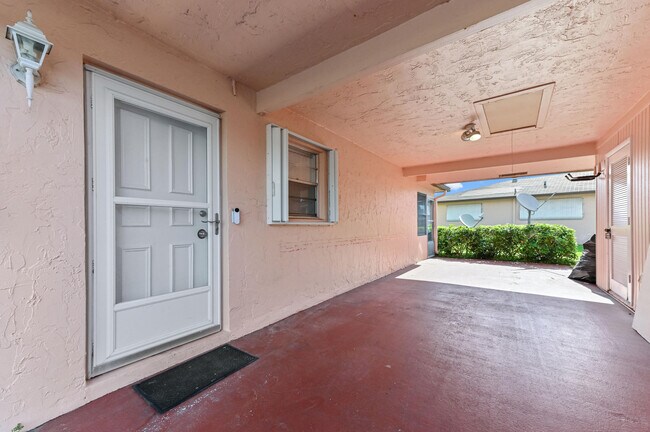 Foto del edificio - 357 Flamingo Ln
