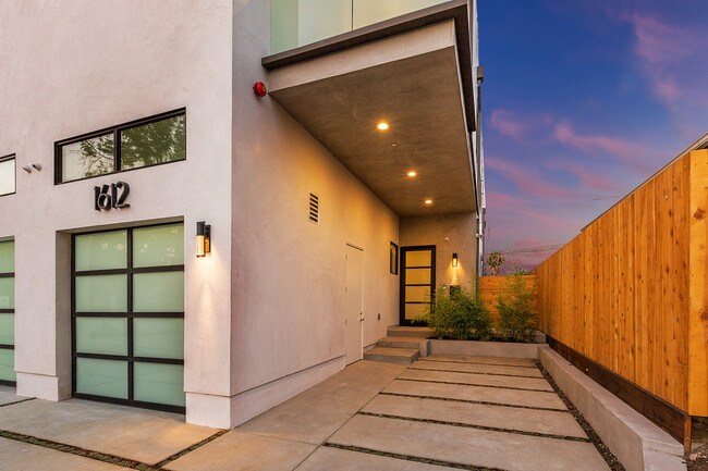 Foto del edificio - 1612 S Wooster St