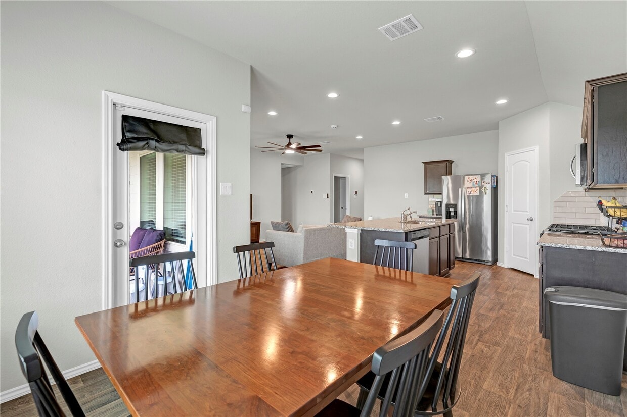 Foto del edificio - 14368 W Pine Heart Dr