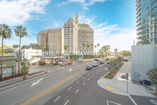 Building Photo - 21 Alamitos Ave