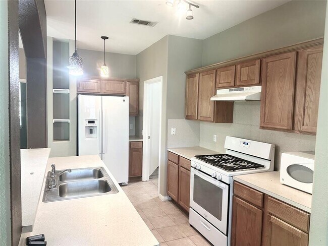 Foto del edificio - 5700 Toscana Ave