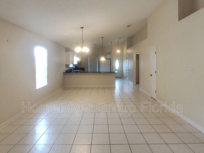 Building Photo - 7077 Weatherwood Dr