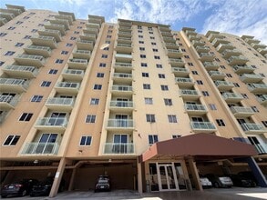 Building Photo - 3500 Coral Wy