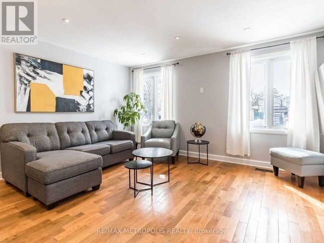 Building Photo - 60 Reigate Ave