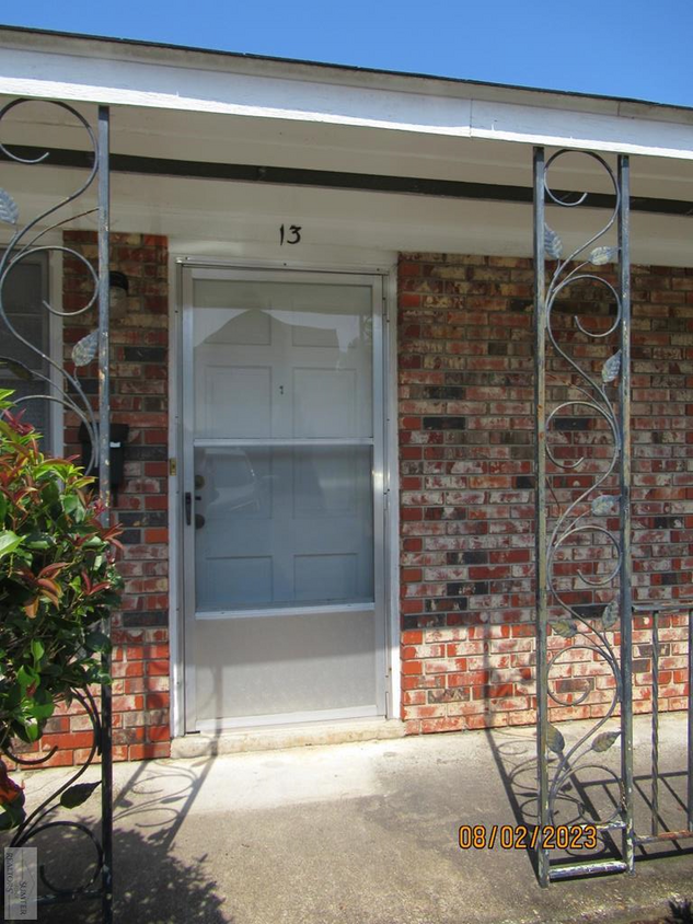 Primary Photo - 326 W Hampton Ave