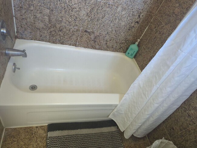 Foto del edificio - Bendel Gardens Apartment