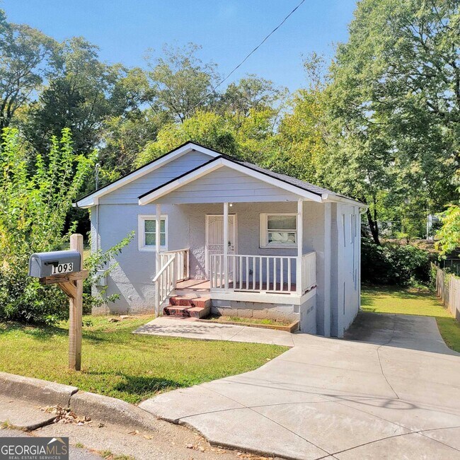 Building Photo - 1093 Windsor St SW