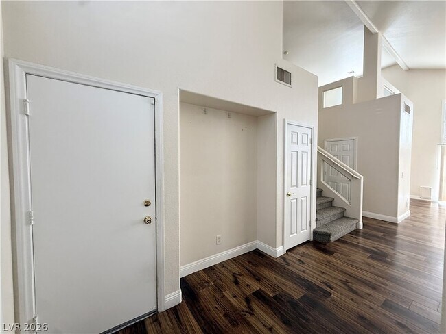 Building Photo - 853 Dancing Vines Ave