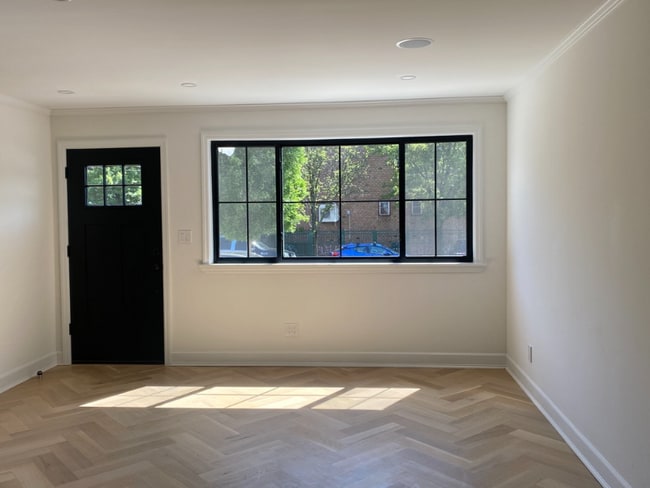 Building Photo - 555 Evergreen Ave
