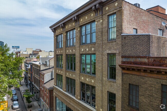 Building Photo - Churchview Condo