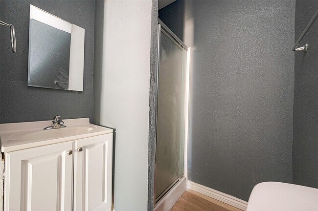 Foto del edificio - 4704 Farmer St