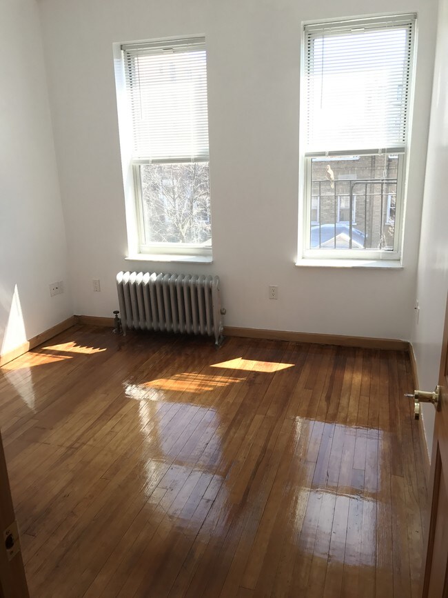 Building Photo - 3082 37th St