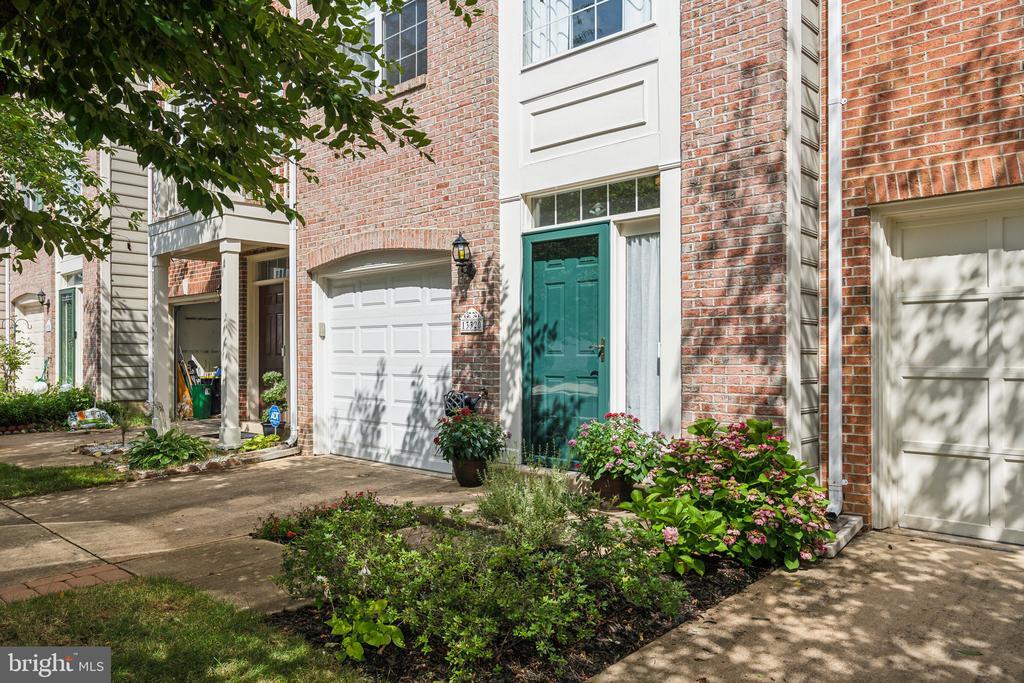 Primary Photo - 13320 Colchester Ferry Pl