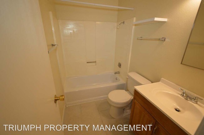 Building Photo - 2 br, 1 bath House - 309 Eastminster Ct D