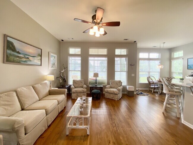 Building Photo - Spacious Four Bedroom Home w/ Oversized Fe...