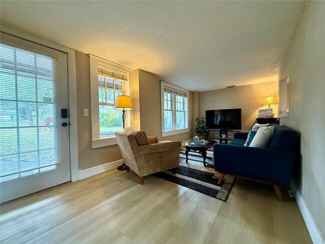 Foto del edificio - 18 N Brown Ave