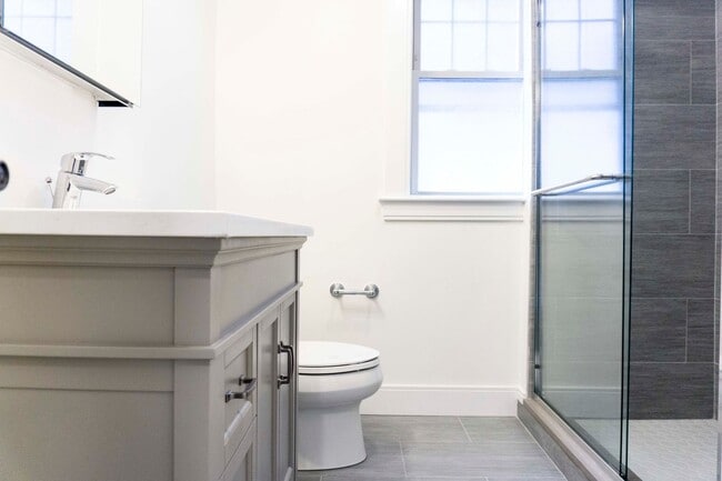 Perfect BC Location, In-Unit Water and Dry... - Perfect BC Location, In-Unit Water and Dry... Apartment