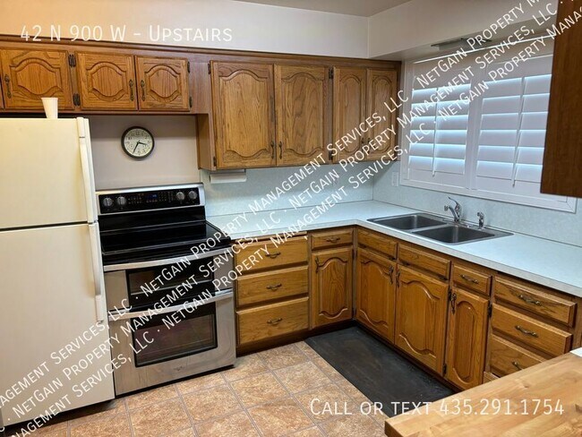 Foto del edificio - Pet Friendly 3 Bed 1 Bath Upstairs Apartment