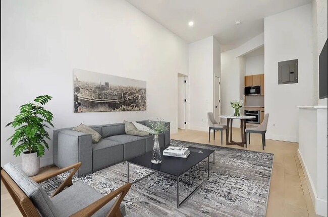 Building Photo - 14 West 82nd Street