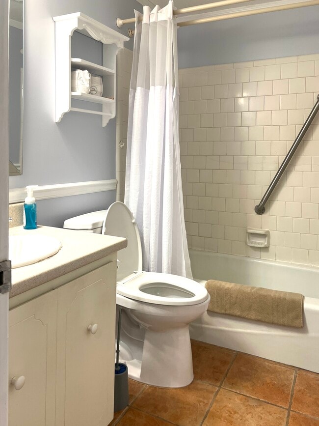 Full bath on the ground level - 902 Penn Waller Rd