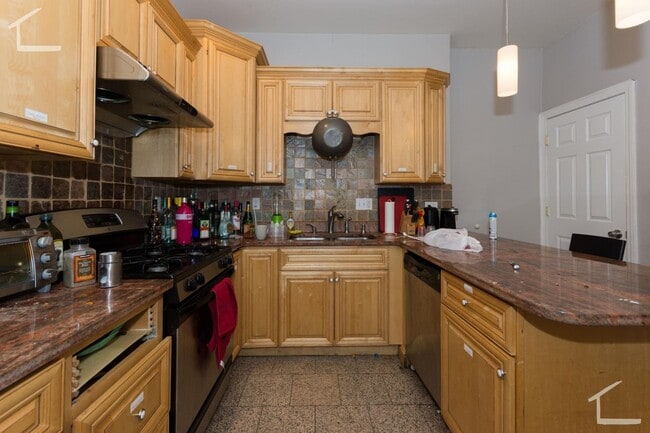 Building Photo - 47 Allston St