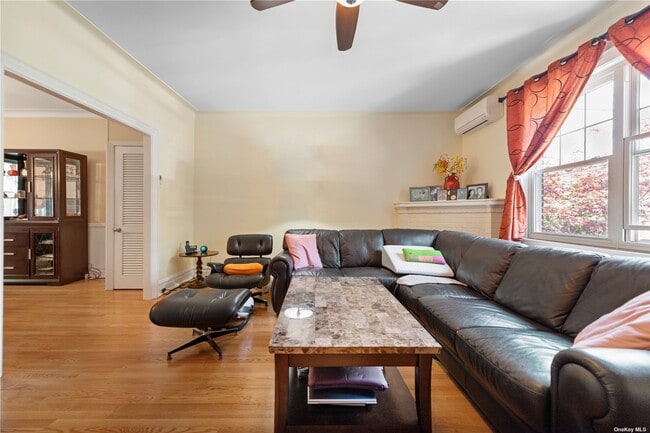 Foto del edificio - 82-38-82167 167th St