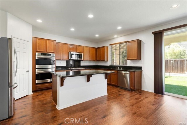 Foto del edificio - 46545 Peach Tree St