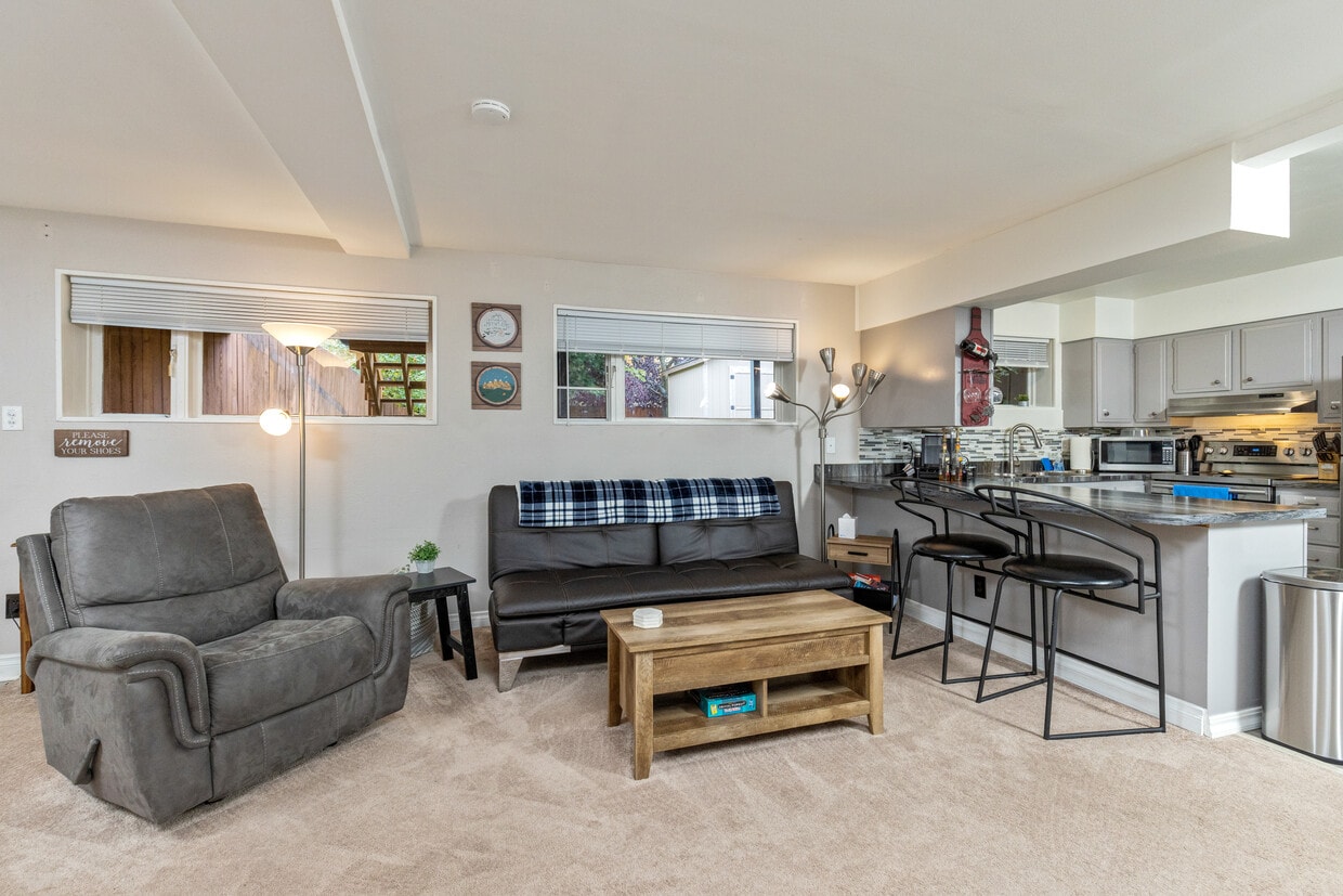 918 W 19th Ave, Anchorage, AK 99503 House Rental in Anchorage, AK