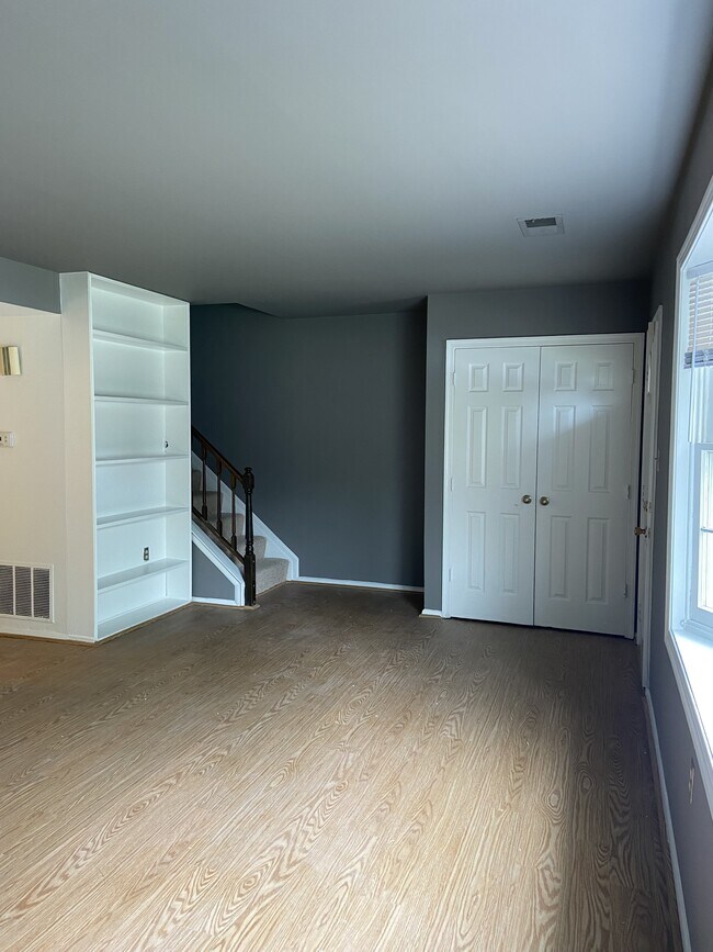 Foto del edificio - 7723 Haines Ct