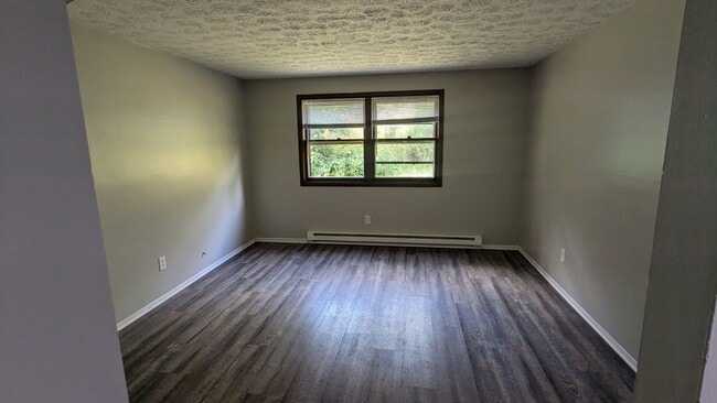 Building Photo - MN Cedar Village (809)