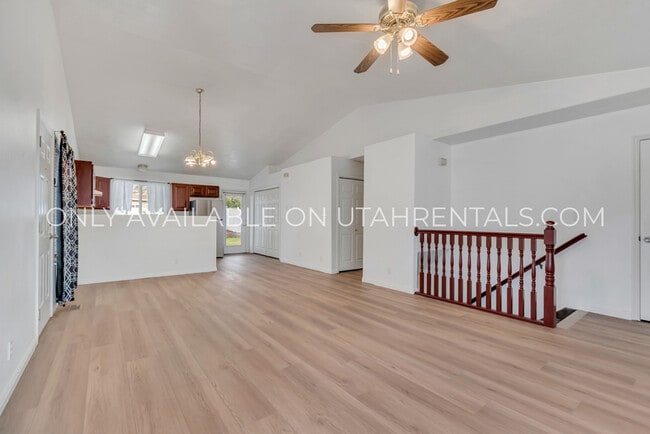 Building Photo - 71 S 1060 E St