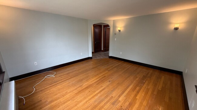 Interior Photo - 22 Pearl Street