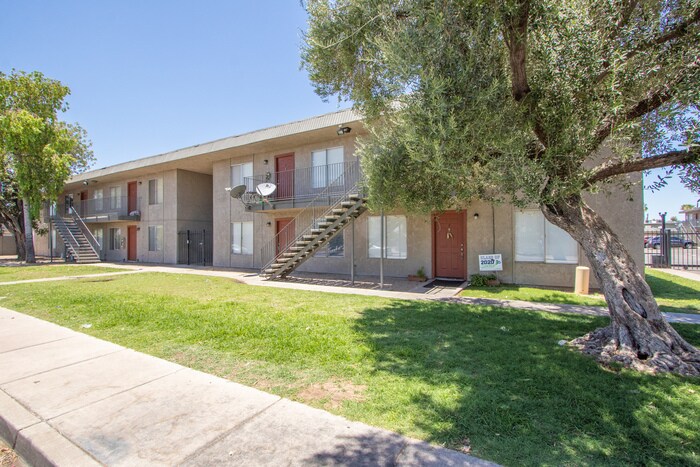 Primary Photo - 1819 n 40th street # I3