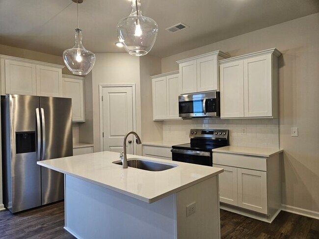 Building Photo - Welcome to The Falls!