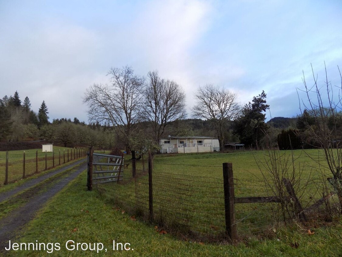 Primary Photo - 2 br, 2 bath House - 35995 Camp Creek Rd