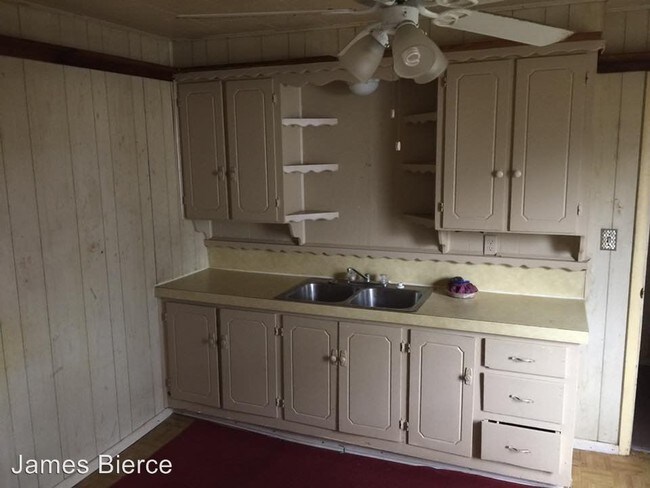 Foto del edificio - 2 br, 1 bath House - 615 N Johnston