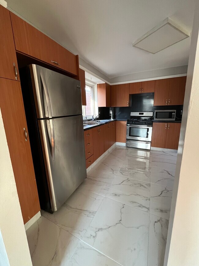 Kitchen - 1257 E 68th St