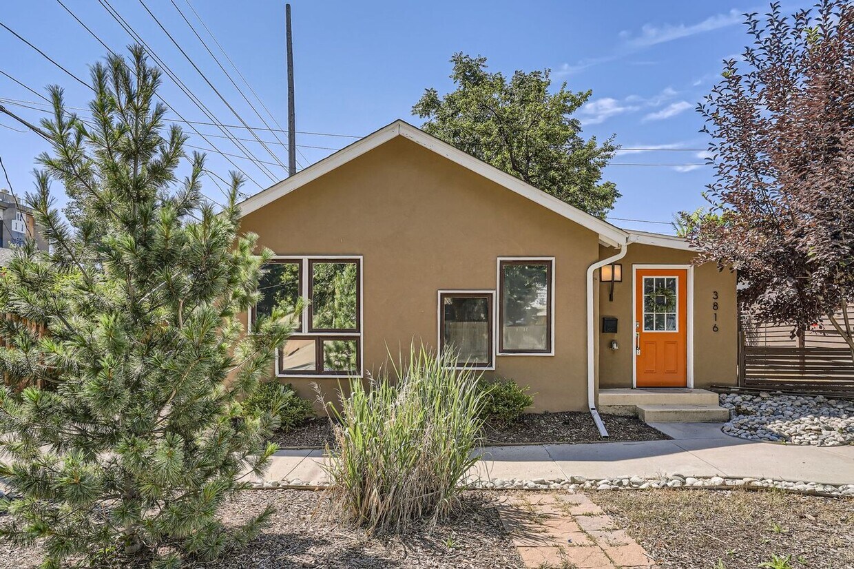 Primary Photo - Adorable 2Bed/2Bath Home in Congress Park