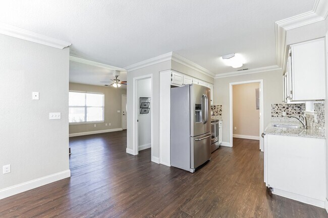 Foto del edificio - 1634 N Salem Rd