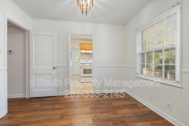 Foto del edificio - 212 Pinehill Dr