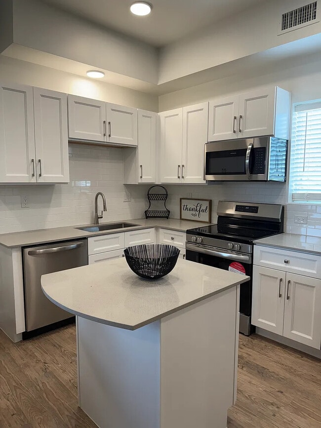 Building Photo - Williams Court