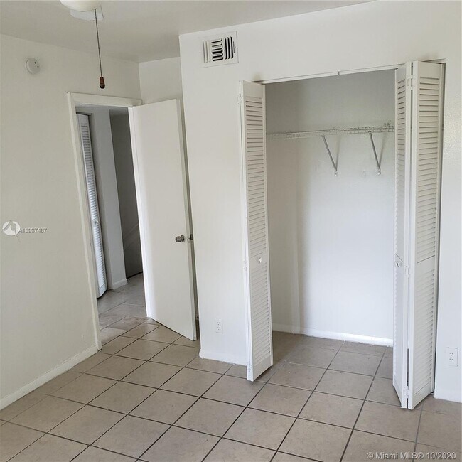 Foto del edificio - 5971 NW 24th Ct