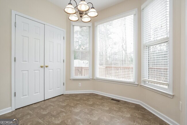Foto del edificio - 3075 Woodbridge Ln