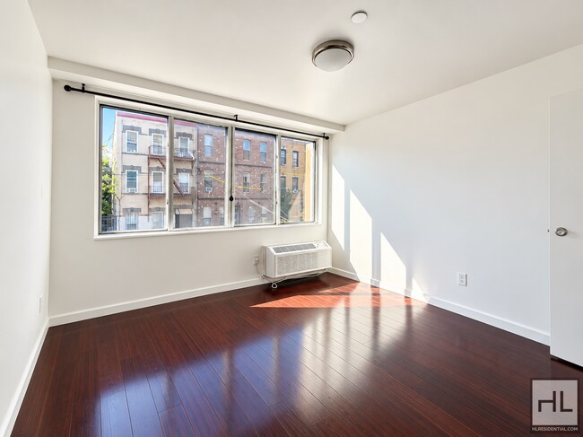 Foto del edificio - STANHOPE STREET / Bushwick 2-Bed 1 Bath